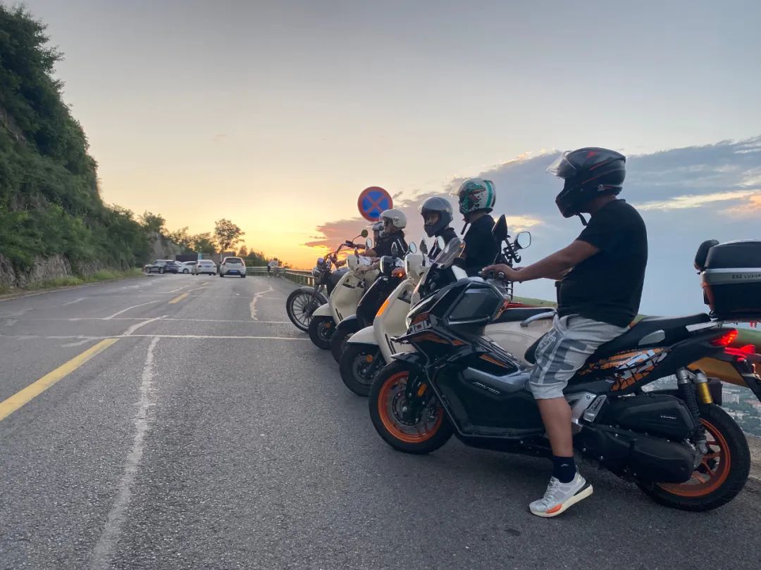 西安最美山路--骊山环山路周末跑山记_官方新闻大阳摩托